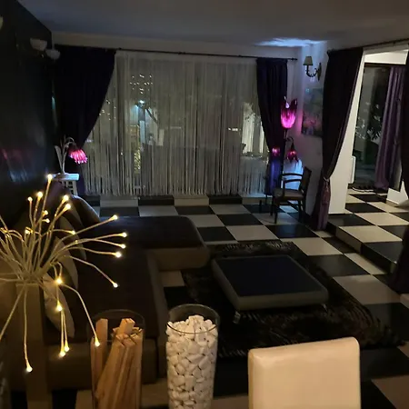 Hugo's House Βίλα Costinești