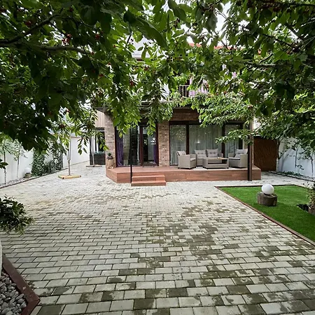 Villa Hugo's House *